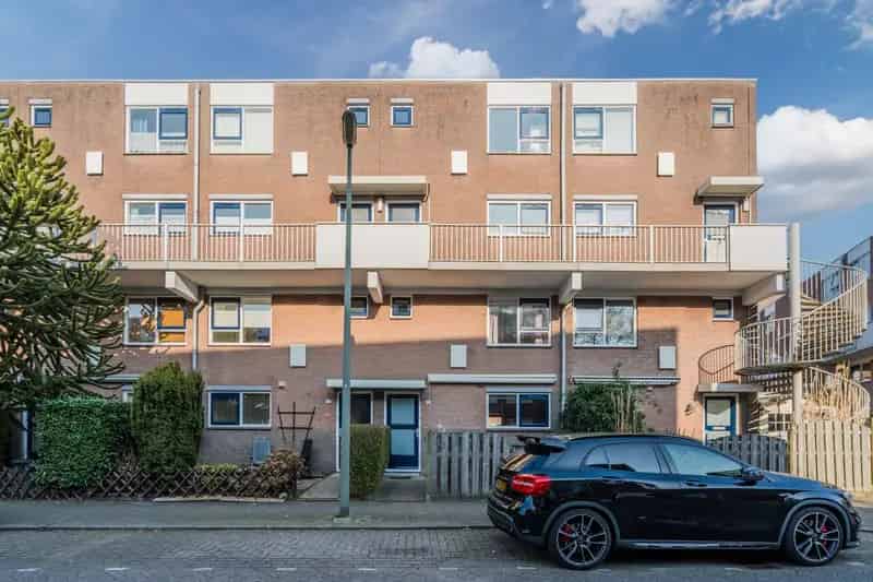 4 Kamer Maisonnette Schiedam  Gerenoveerd Instapklaar Tuin
