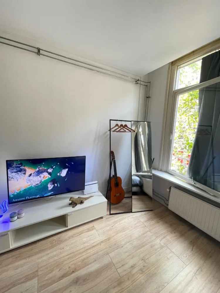 Kamer in het centrum van Amsterdam   