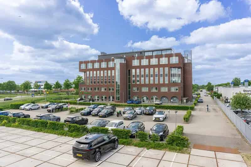 Modern Kantoor 333m² te Huur A2 Afslag 16 Waardenburg