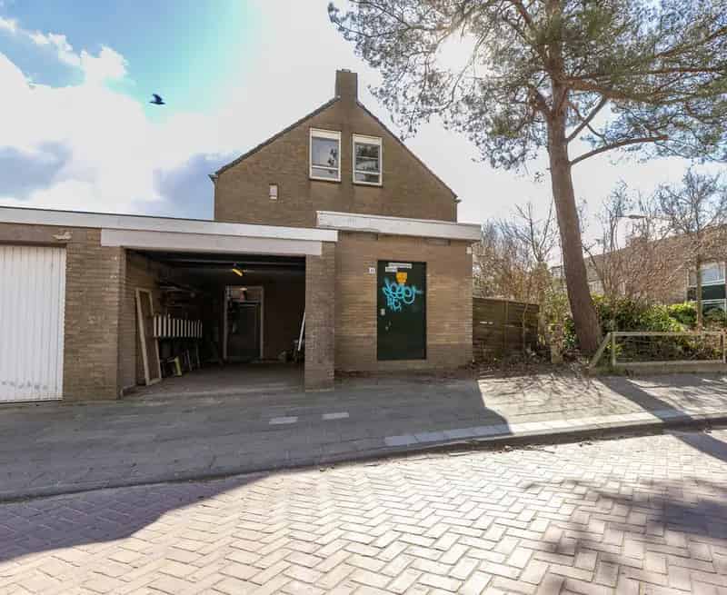 Hoekwoning Leiden 4 slaapkamers  Vrijstaande garage