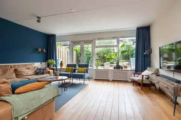 Ruime Tussenwoning Hoogeveen 4 slaapkamers Moderne keuken badkamer