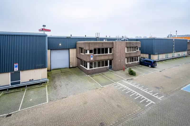 Bedrijfshal Rotterdam 511m² te huur Abraham van Stolkweg