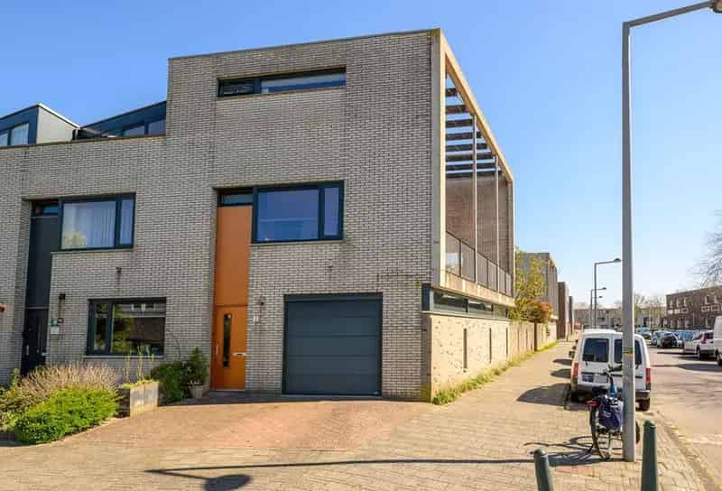 Ruime Familiewoning Leidschenveen 4 slaapkamers Tuin Dakterras Garage