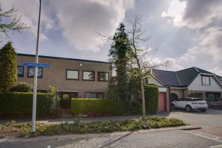 Splitlevelwoning Rijnsburg 5 kamers 2 badkamers
