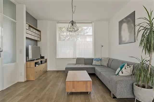 Ruime hoekwoning 6 kamers Amsterdam