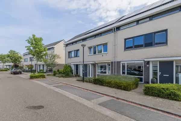 Ruime Tussenwoning 4 Slaapkamers Venlo