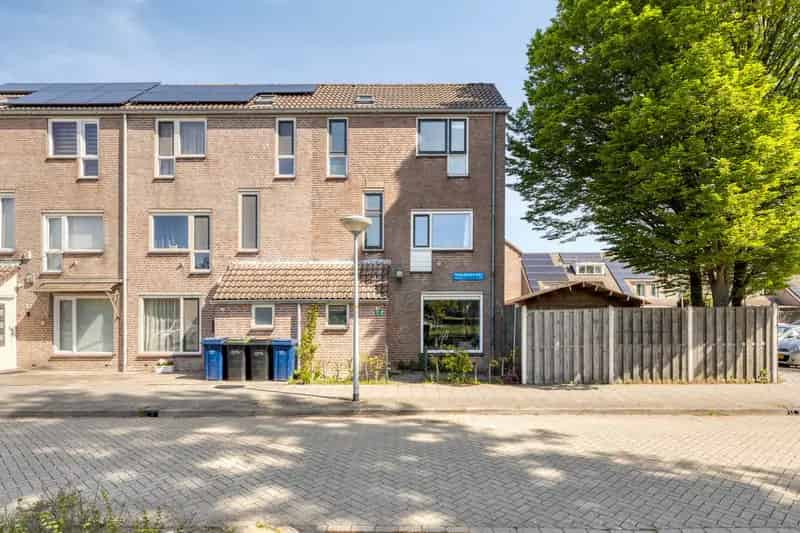 Huis te koop Almere Stedenwijk: Ruime hoekwoning met energielabel A