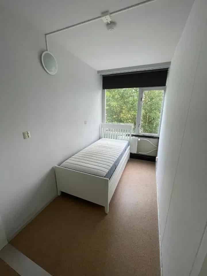 Studentenkamer 7m2 Buitenhof - Chill Huis - Beschikbaar 17 juli