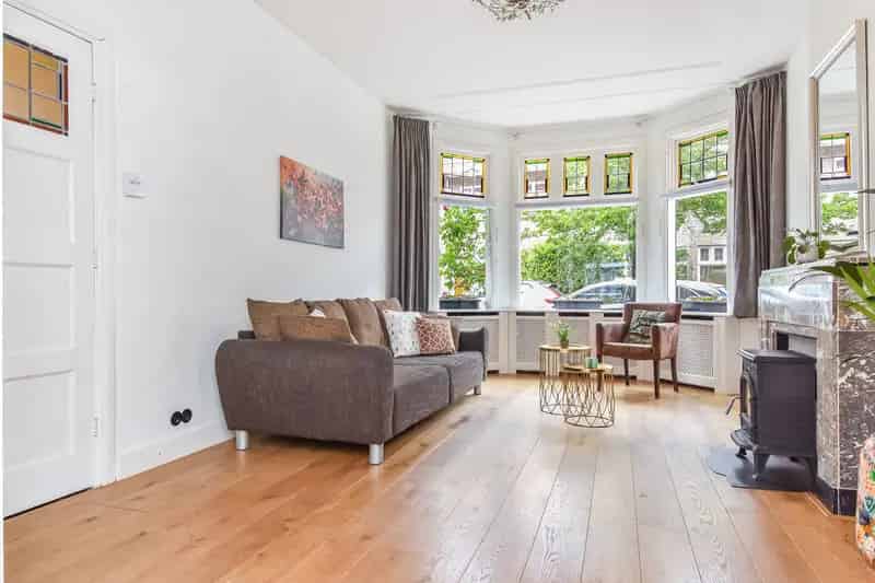 Jaren 30 woning te koop Den Haag 3 slaapkamers tuin
