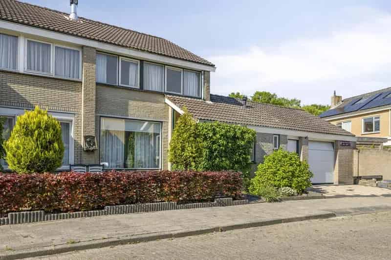 Huis Te Koop , 23, Stelbergstraat, Bruinisse, Zeeland