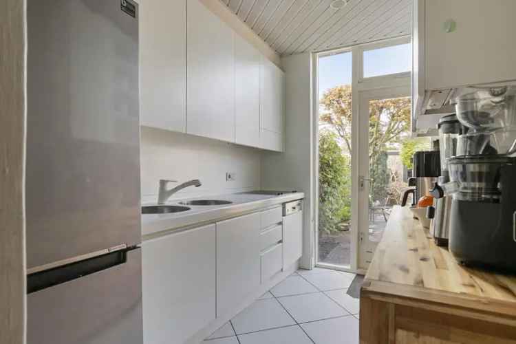 Huis Te Koop , 10, Hugo de Vriesstraat, Boskoop, Zuid-Holland