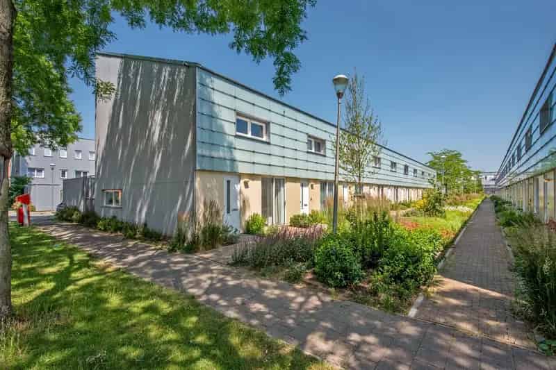 Ruime 5 kamer woning te koop in Den Haag Waterwijk