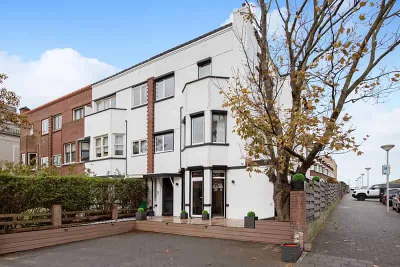 Luxe Hoekhuis Scheveningen 4 slaapkamers Zeer Ruime Tuin