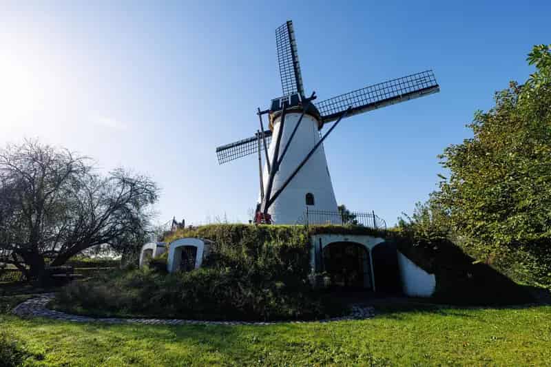 Monumentale Molen te Koop: Ruimte, Comfort en Privacy