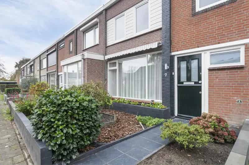 Huis te koop Drunen: Energiezuinige tussenwoning met garage