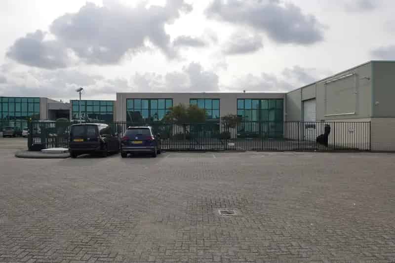 Bedrijfshal Monster te huur 790m2 Kantoor 445m2 Bedrijfsruimte