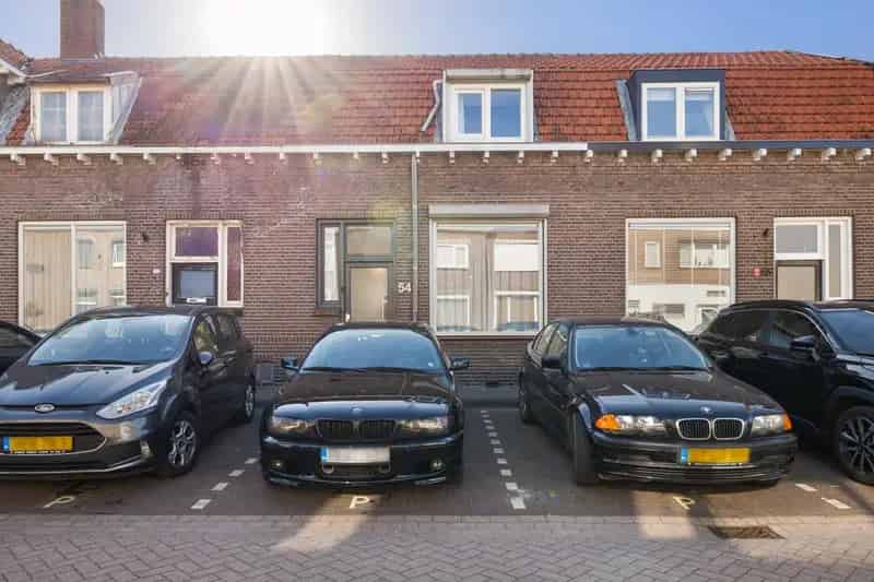 Huis Te Koop , 54, Sint Crispijnstraat, Waalwijk, Noord-Brabant