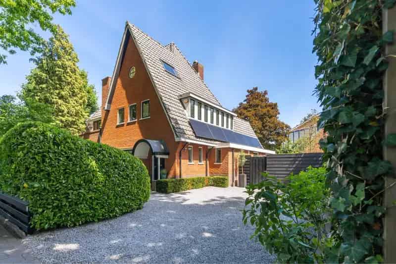 Huis te koop Huizen Crailoseweg: 5 slaapkamers, 2 badkamers, energielabel A