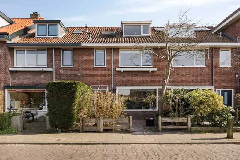 Huis te koop Voorschoten: karakteristieke woning met atelier