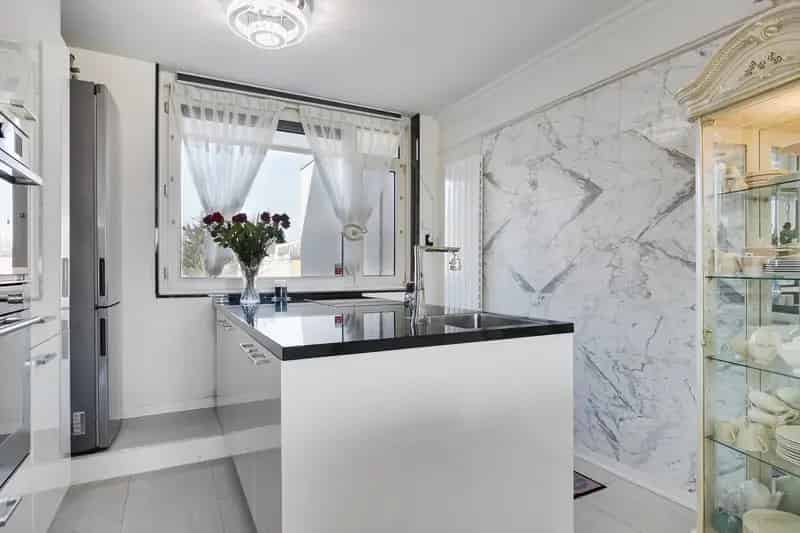 Ruime bovenwoning 4 slaapkamers Hoogvliet