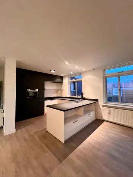 Ruim Gerenoveerd Appartement Assendorp