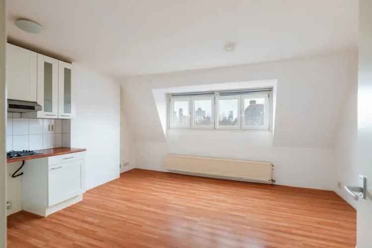 Portiekwoning Te Koop in 40A-03, Bas Jungeriusstraat, Rotterdam, Zuid-Holland