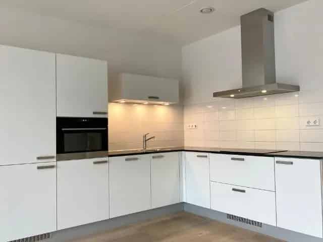 Te Huur: Luxe 3-Kamerappartement Plaza West