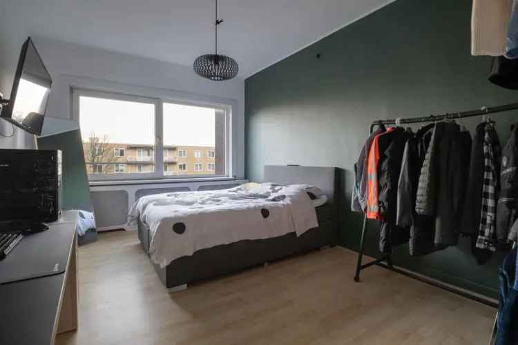 Licht 3 kamer appartement Rotterdam Centrum 111m2 parkeren mogelijk