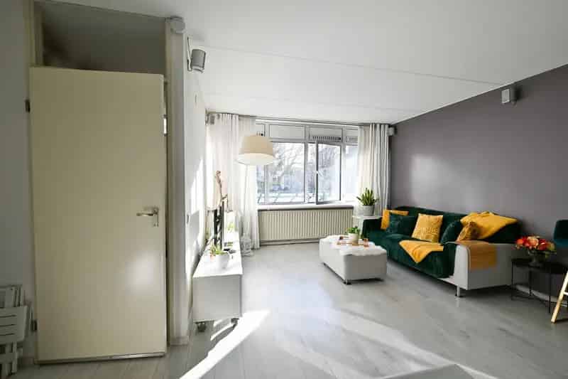 3 Kamer Appartement Amsterdam Zuidoost Nabij Metro en Winkels