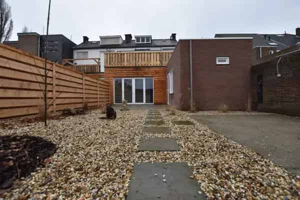 Ruime begane grond woning Geleen 2 slaapkamers 2 badkamers
