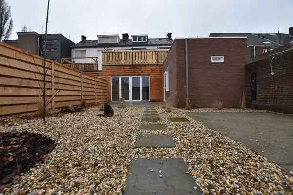 Ruime begane grond woning Geleen 2 slaapkamers 2 badkamers