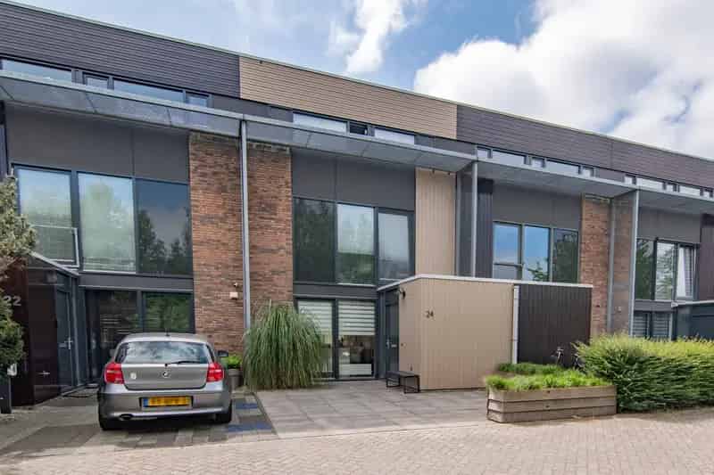 Huis te koop Zoetermeer: Lichtrijke eengezinswoning met 3 slaapkamers en serre