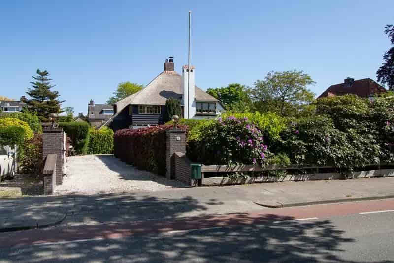 Huis te koop Kortenhoef: Monumentale Villa 219m² met Atelier en Ruime Tuin