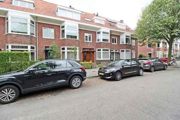 Gestoffeerde Bovenwoning Haarlem Bomenbuurt 2 slaapkamers