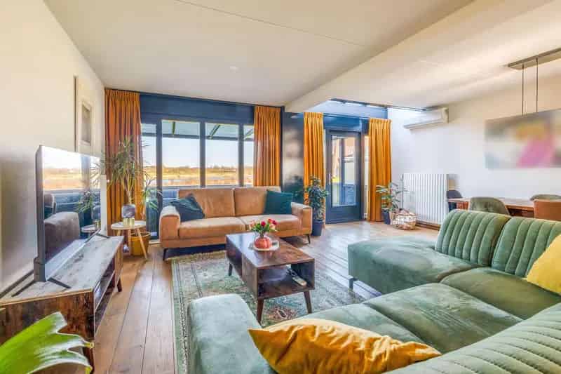 Watermunt 148 Tegelen: Ruime woning aan de Maas met dakterras