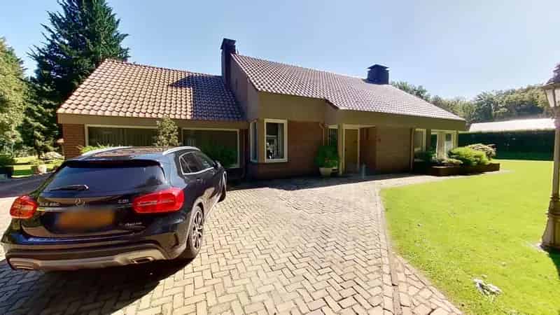 Vrijstaand Landhuis Haelen Ruim 303m2 Perceel 4800m2 Zwembad Wellness