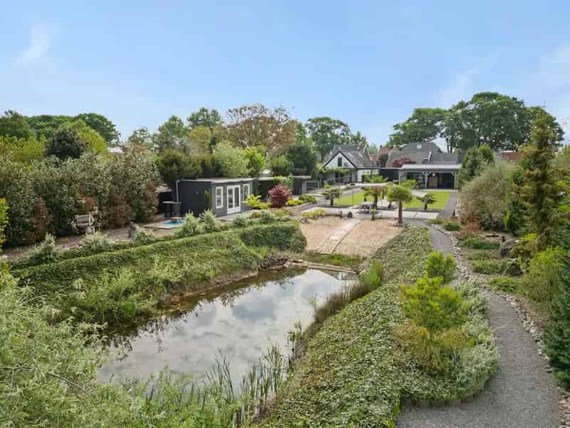 Huis te koop Sint-Michielsgestel: 2 woningen, grote tuin