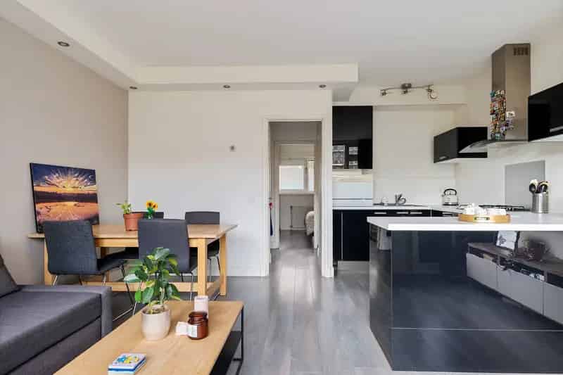 Appartement te koop Buitenveldert: benedenwoning met tuin