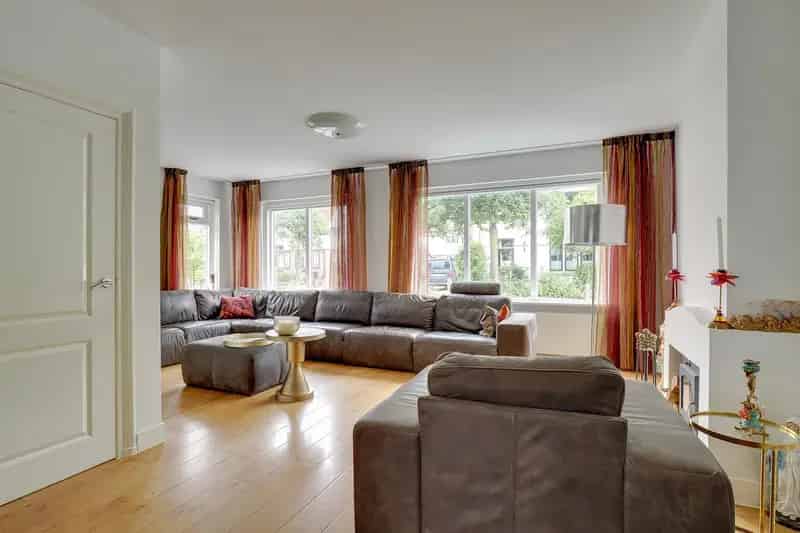 Ruime Eindwoning Elinkwijk 147m2 Tuin Oprit Werkruimte 5 Slaapkamers