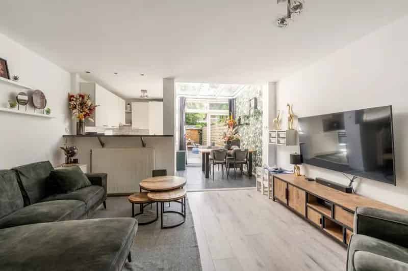 Huis te koop Vlaardingen Ambacht: Instapklare gezinswoning
