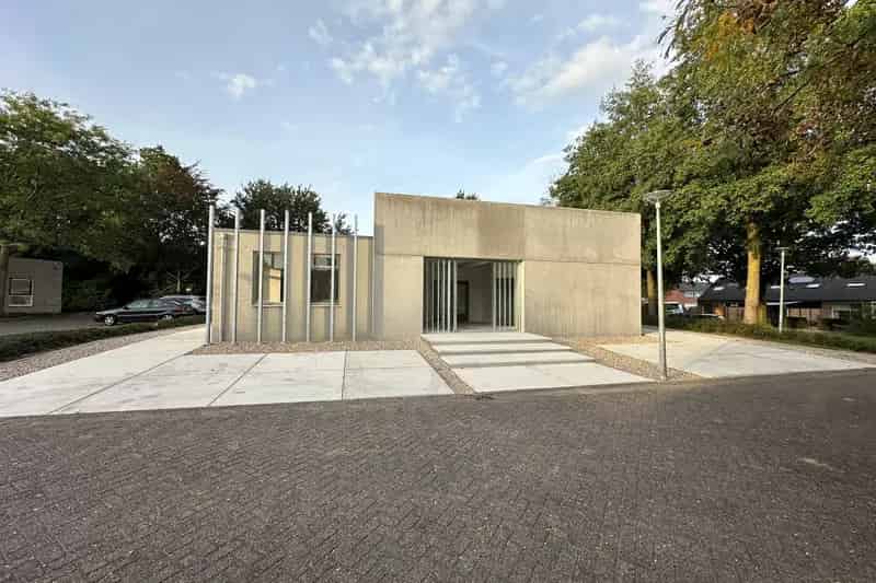 Kantoorruimte te koop Groenlo 330m2 gemoderniseerd