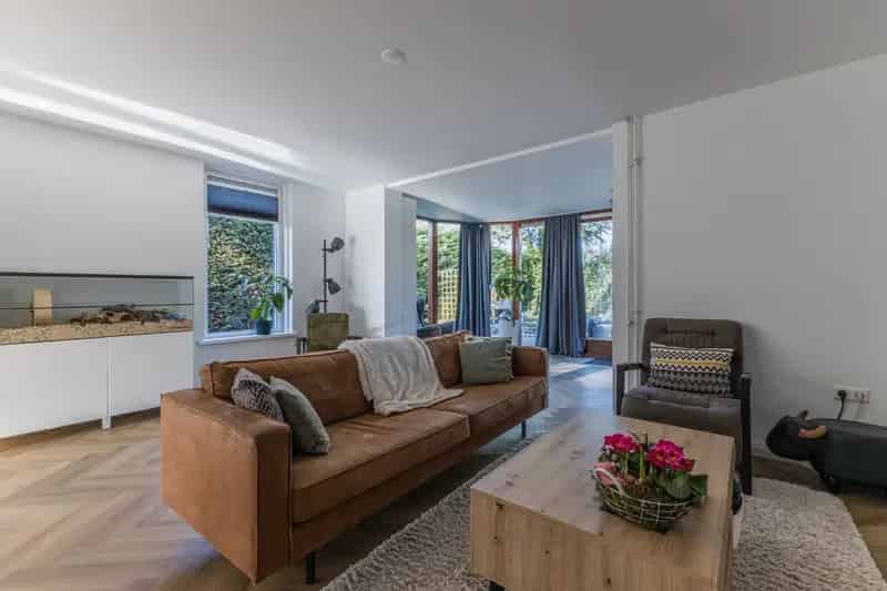 Moderne Halfvrijstaande Woning te Koop in Hoofddorp