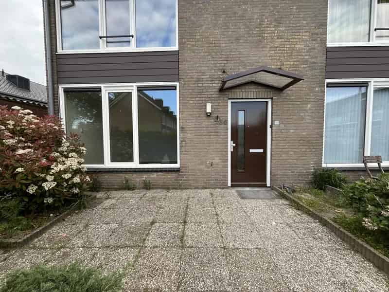Tussenwoning 4 slaapkamers gerenoveerd Drunen