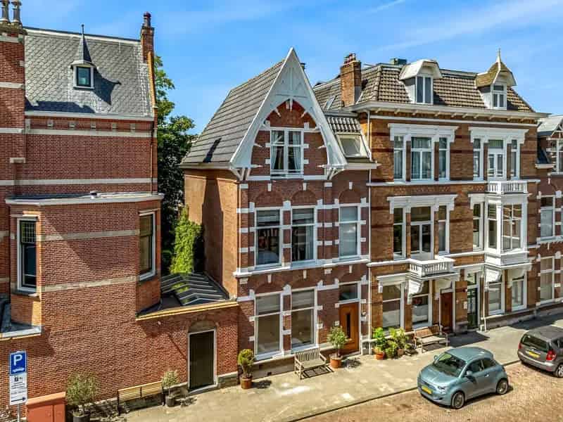 9-kamer Woonhuis 's-Gravenhage