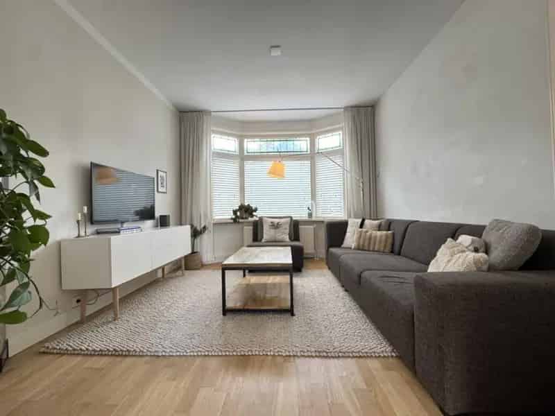 Te Huur: Jaren 30 Tussenwoning Breda-Zuid 4 Slaapkamers