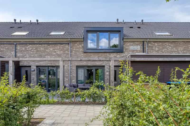 Huis te koop Terheijden: 2 Slaapkamers, Moderne Keuken, Tuin