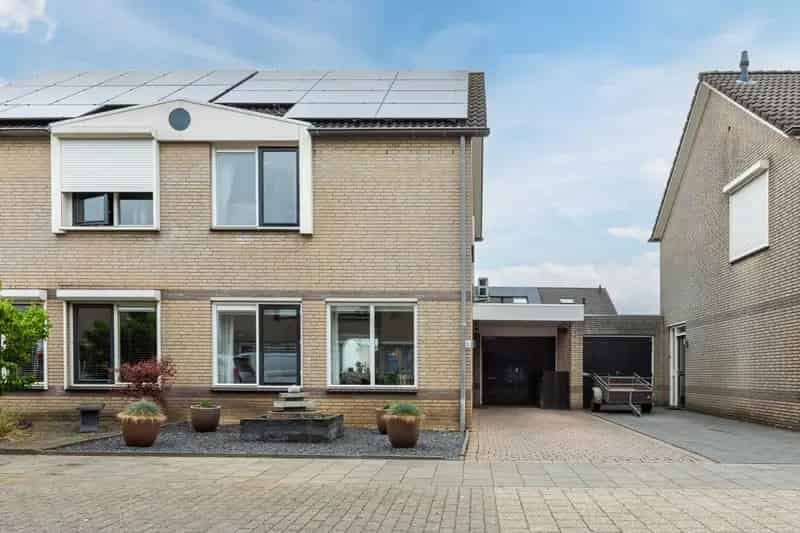 Tweekapper Oss 4 slaapkamers Garage Serre 11 Zonnepanelen Tuin