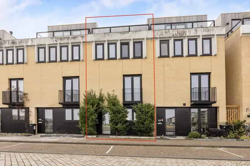 Huis te koop Amsterdam IJburg: Ruime gezinswoning met tuin en dakterras