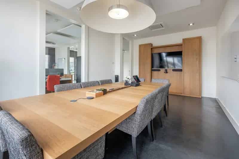 Kantoor te huur of koop Veenendaal: Luxe pand met 22 parkeerplaatsen