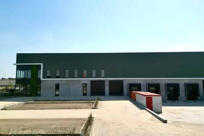 Bedrijfshal te Huur Nieuwegein 2403m2 A27